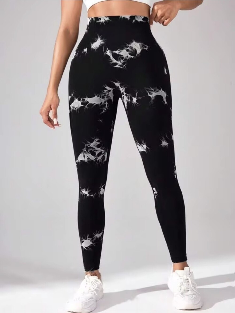 Women's Black & White Tie-Dye Cinch Butt-Lifting Leggings Medium